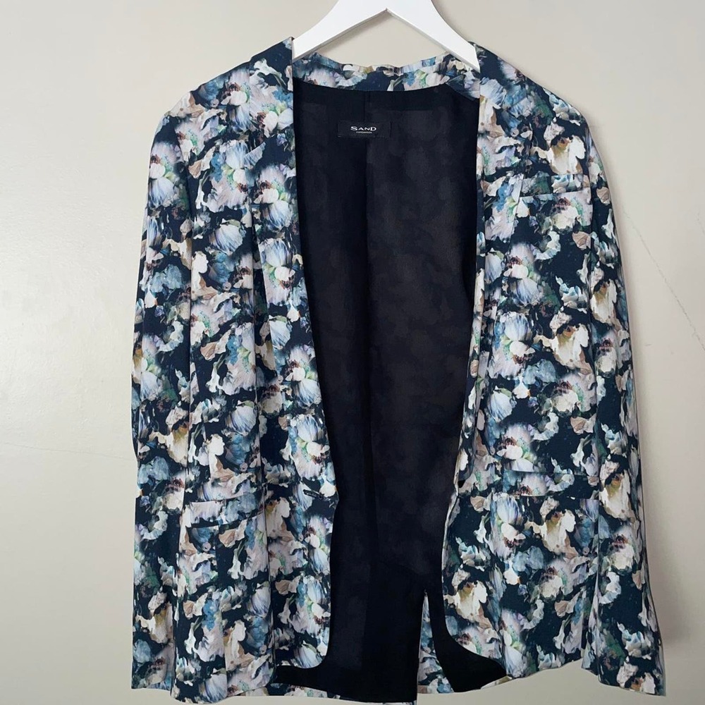 Floral print blazer best fit